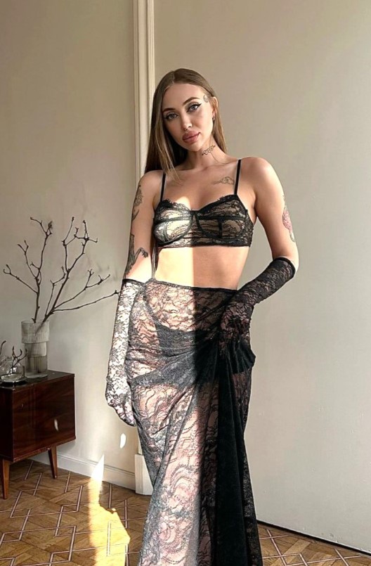 istanbulescortozge-3 İstanbul Beylikdüzü Escort Özge Vücudum Bile Azdırır